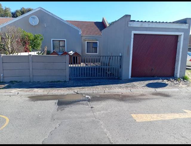 2 BEDROOM HOUSE FOR SALE IN MITCHELLS PLAIN CENTRAL